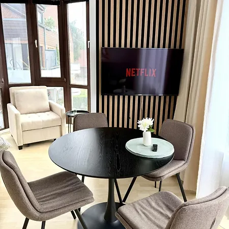 Modernes Mit Balkon, Smart-tv&tiefgarage Apartment