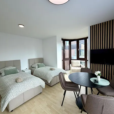 Modernes Mit Balkon, Smart-tv&tiefgarage Apartment Mönchengladbach