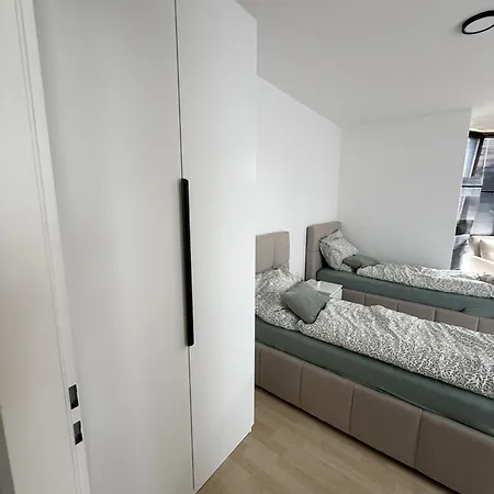 Apartment Modernes Mit Balkon, Smart-tv&tiefgarage